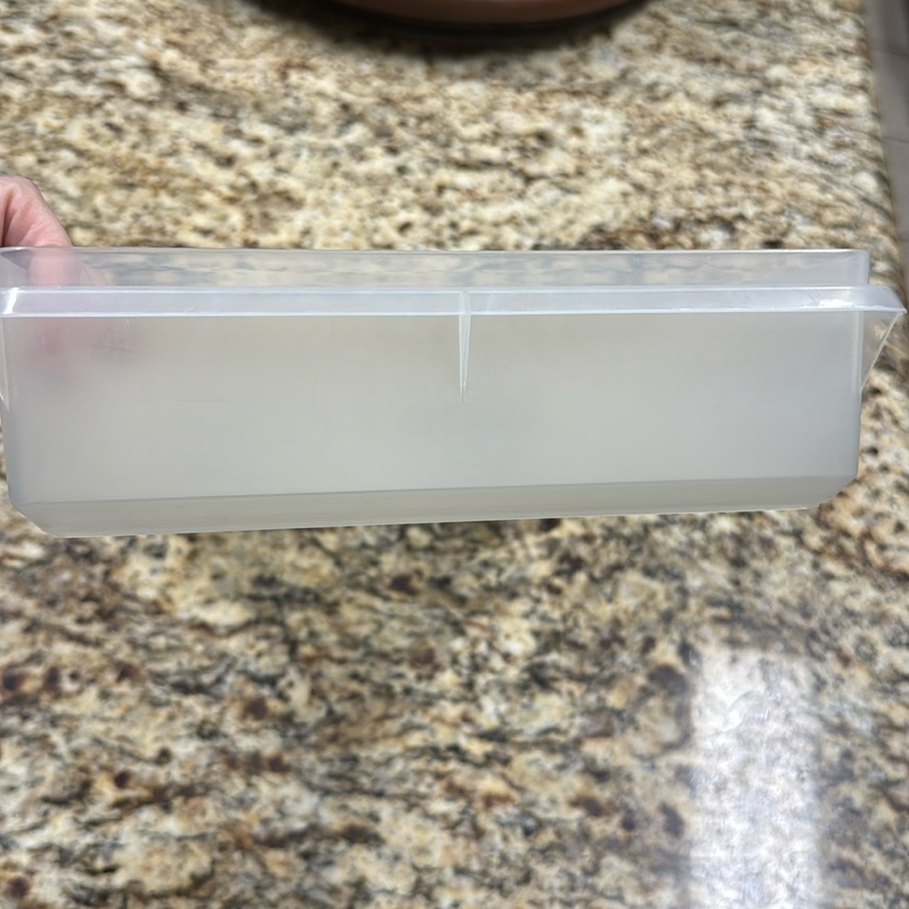 Tupperware Rectangle Container 290-9 White/Clear Body - Picture 10 of 16
